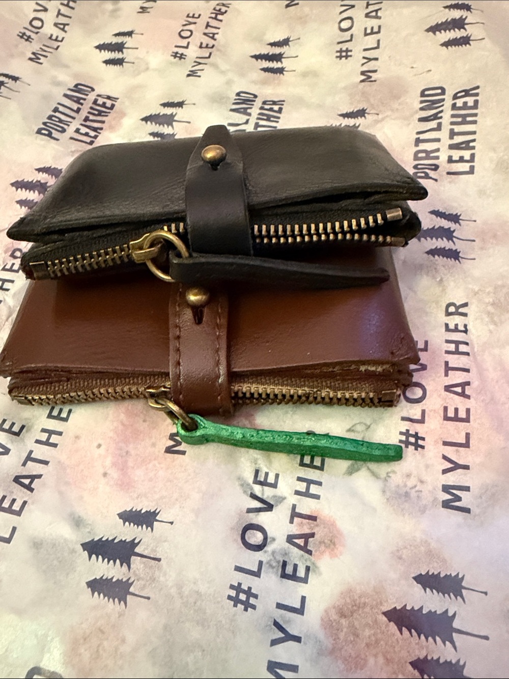 Madewell Compact Bi-Fold Wallets in Brown and Black leather - Picture 8 of 8